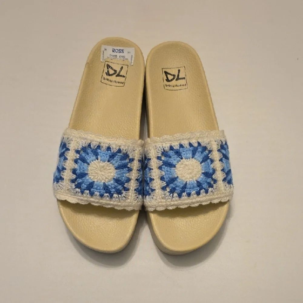BRAND NEW DL DIRTY LANDRY CROCHET SLIDE WEDGE SANDALS